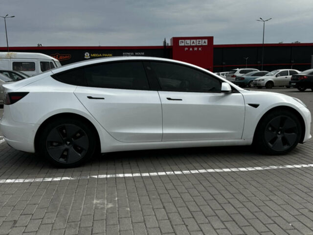 Белый Тесла Модель 3, объемом двигателя 0 л и пробегом 71 тыс. км за 21600 $, фото 3 на Automoto.ua