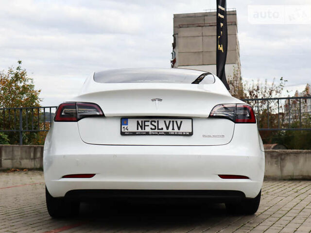 Белый Тесла Модель 3, объемом двигателя 0 л и пробегом 35 тыс. км за 21000 $, фото 14 на Automoto.ua