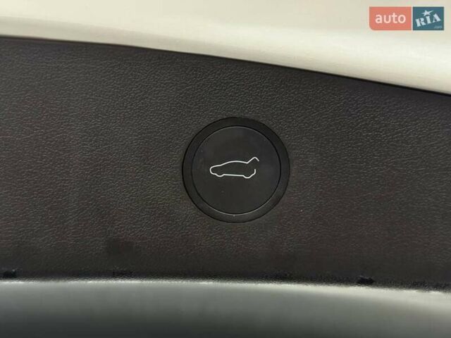 Білий Тесла Модель 3, об'ємом двигуна 0 л та пробігом 185 тис. км за 13900 $, фото 54 на Automoto.ua