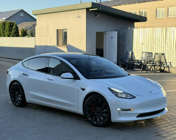 Белый Тесла Модель 3, объемом двигателя 0 л и пробегом 87 тыс. км за 18500 $, фото 41 на Automoto.ua