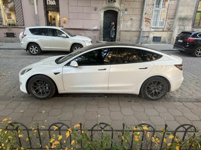 Белый Тесла Модель 3, объемом двигателя 0 л и пробегом 190 тыс. км за 16053 $, фото 1 на Automoto.ua