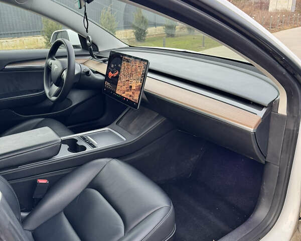 Белый Тесла Модель 3, объемом двигателя 0 л и пробегом 230 тыс. км за 18300 $, фото 10 на Automoto.ua