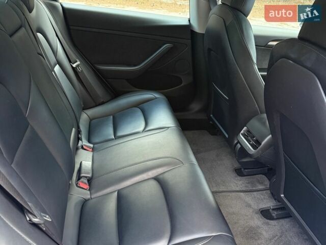 Белый Тесла Модель 3, объемом двигателя 0 л и пробегом 46 тыс. км за 20000 $, фото 10 на Automoto.ua