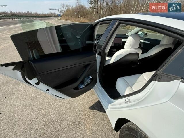 Белый Тесла Модель 3, объемом двигателя 0 л и пробегом 100 тыс. км за 19000 $, фото 13 на Automoto.ua