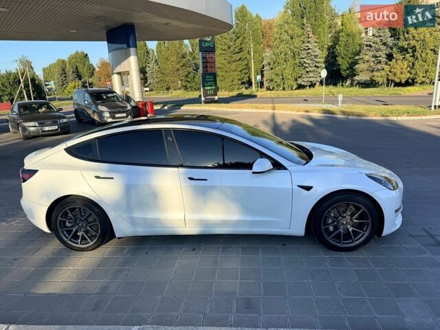Білий Тесла Модель 3, об'ємом двигуна 0 л та пробігом 183 тис. км за 14750 $, фото 78 на Automoto.ua