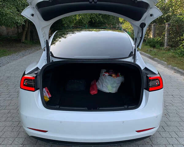 Білий Тесла Модель 3, об'ємом двигуна 0 л та пробігом 200 тис. км за 17000 $, фото 8 на Automoto.ua