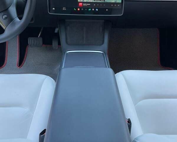 Белый Тесла Модель 3, объемом двигателя 0 л и пробегом 63 тыс. км за 25500 $, фото 11 на Automoto.ua