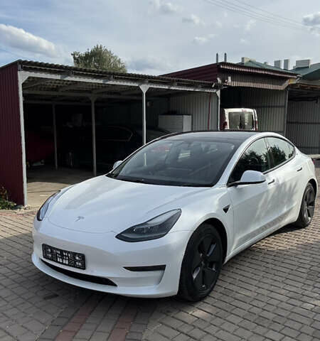 Білий Тесла Модель 3, об'ємом двигуна 0 л та пробігом 35 тис. км за 17600 $, фото 1 на Automoto.ua
