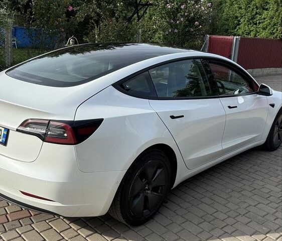 Белый Тесла Модель 3, объемом двигателя 0 л и пробегом 45 тыс. км за 17400 $, фото 2 на Automoto.ua