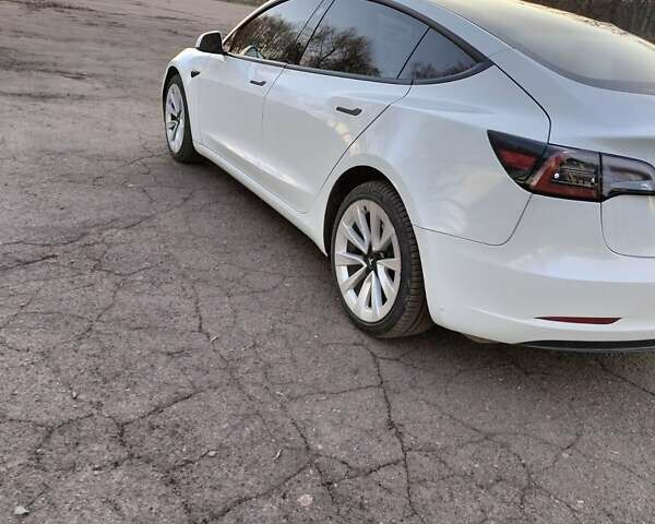 Белый Тесла Модель 3, объемом двигателя 0 л и пробегом 94 тыс. км за 22000 $, фото 2 на Automoto.ua