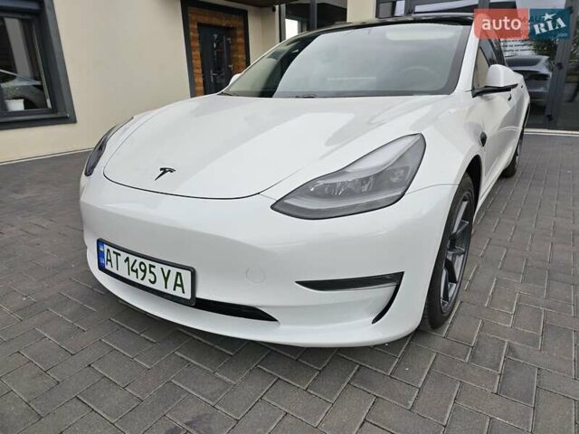 Білий Тесла Модель 3, об'ємом двигуна 0 л та пробігом 103 тис. км за 25700 $, фото 2 на Automoto.ua
