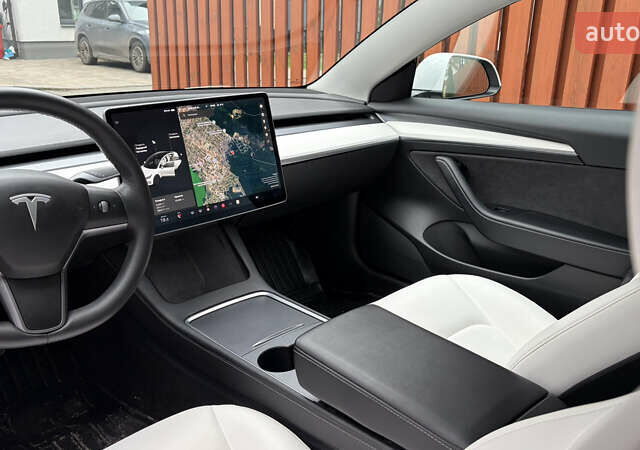 Білий Тесла Модель 3, об'ємом двигуна 0 л та пробігом 81 тис. км за 22000 $, фото 7 на Automoto.ua