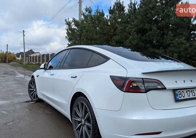 Белый Тесла Модель 3, объемом двигателя 0 л и пробегом 59 тыс. км за 22499 $, фото 7 на Automoto.ua