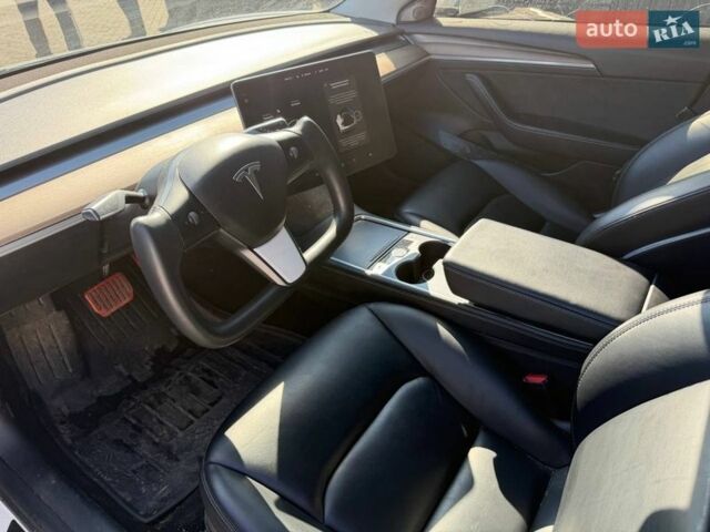 Белый Тесла Модель 3, объемом двигателя 0 л и пробегом 192 тыс. км за 12500 $, фото 5 на Automoto.ua