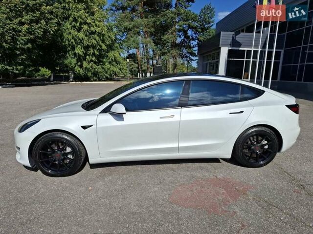 Белый Тесла Модель 3, объемом двигателя 0 л и пробегом 105 тыс. км за 20800 $, фото 6 на Automoto.ua