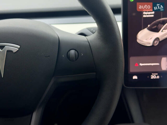 Білий Тесла Модель 3, об'ємом двигуна 0 л та пробігом 84 тис. км за 18300 $, фото 21 на Automoto.ua