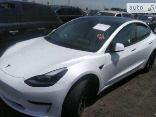 Белый Тесла Модель 3, объемом двигателя 0 л и пробегом 63 тыс. км за 25500 $, фото 23 на Automoto.ua