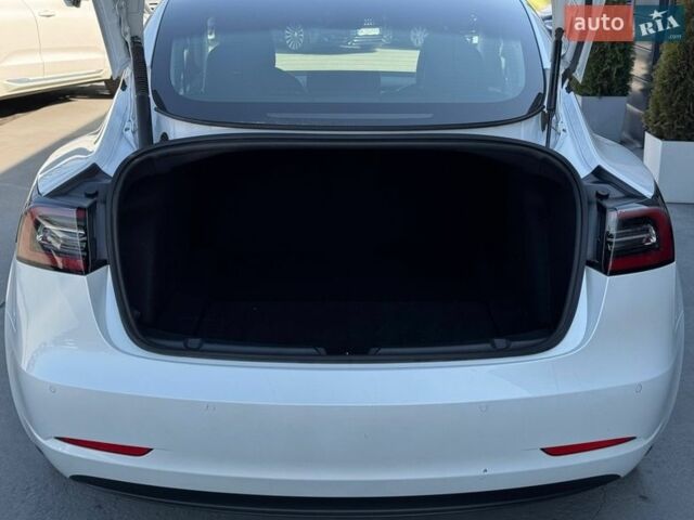 Білий Тесла Модель 3, об'ємом двигуна 0 л та пробігом 185 тис. км за 16500 $, фото 20 на Automoto.ua