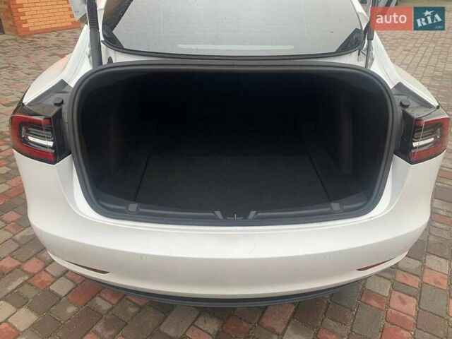 Белый Тесла Модель 3, объемом двигателя 0 л и пробегом 134 тыс. км за 19500 $, фото 9 на Automoto.ua