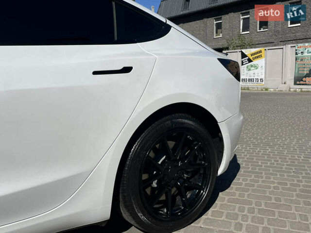 Білий Тесла Модель 3, об'ємом двигуна 0 л та пробігом 39 тис. км за 18500 $, фото 5 на Automoto.ua