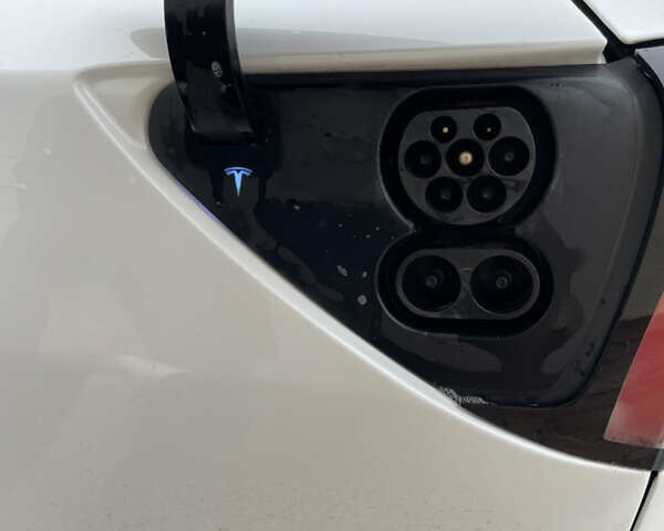 Белый Тесла Модель 3, объемом двигателя 0 л и пробегом 145 тыс. км за 20500 $, фото 7 на Automoto.ua