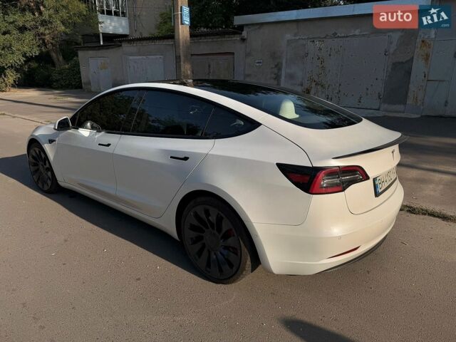 Білий Тесла Модель 3, об'ємом двигуна 0 л та пробігом 56 тис. км за 22500 $, фото 4 на Automoto.ua