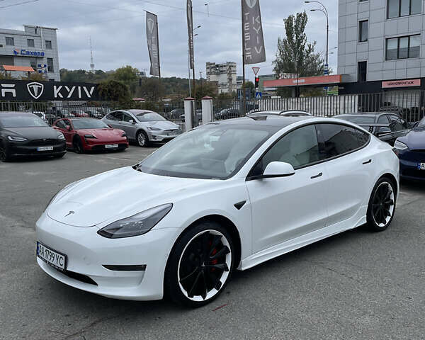 Белый Тесла Модель 3, объемом двигателя 0 л и пробегом 52 тыс. км за 21500 $, фото 4 на Automoto.ua