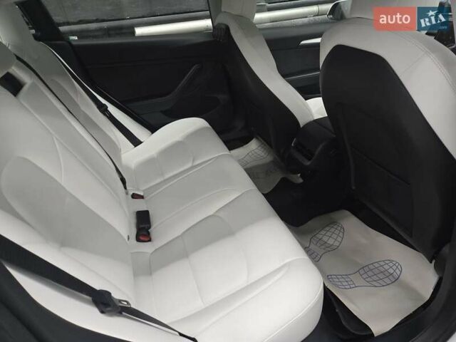 Білий Тесла Модель 3, об'ємом двигуна 0 л та пробігом 84 тис. км за 22500 $, фото 8 на Automoto.ua