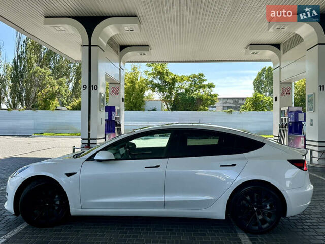 Тесла Модель 3 2021 у Одесі на Automoto.ua Білий Тесла Модель 3, об'ємом двигуна 0 л та пробігом 98 тис. км за 17800 $, фото 32 на Automoto.ua