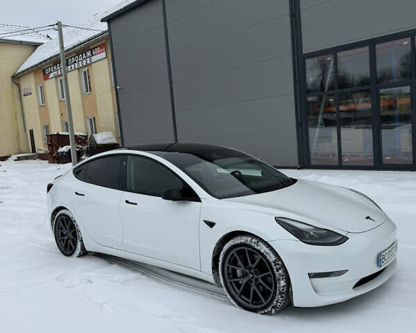 Белый Тесла Модель 3, объемом двигателя 0 л и пробегом 123 тыс. км за 23999 $, фото 3 на Automoto.ua