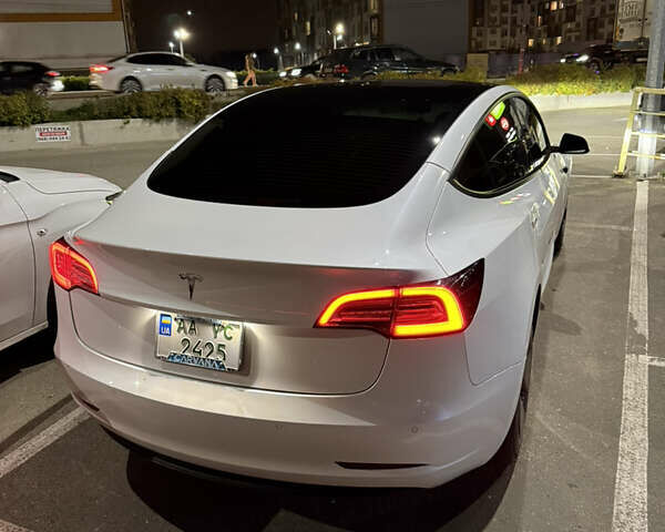 Білий Тесла Модель 3, об'ємом двигуна 0 л та пробігом 78 тис. км за 18900 $, фото 4 на Automoto.ua