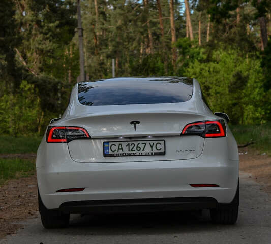 Белый Тесла Модель 3, объемом двигателя 0 л и пробегом 75 тыс. км за 23000 $, фото 9 на Automoto.ua