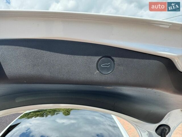 Белый Тесла Модель 3, объемом двигателя 0 л и пробегом 187 тыс. км за 15700 $, фото 26 на Automoto.ua