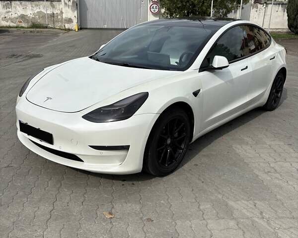 Білий Тесла Модель 3, об'ємом двигуна 0 л та пробігом 39 тис. км за 17700 $, фото 1 на Automoto.ua