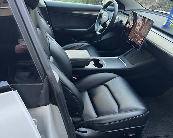 Білий Тесла Модель 3, об'ємом двигуна 0 л та пробігом 57 тис. км за 23000 $, фото 25 на Automoto.ua