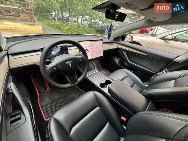 Білий Тесла Модель 3, об'ємом двигуна 0 л та пробігом 75 тис. км за 23500 $, фото 10 на Automoto.ua