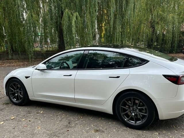 Белый Тесла Модель 3, объемом двигателя 0 л и пробегом 110 тыс. км за 18000 $, фото 7 на Automoto.ua