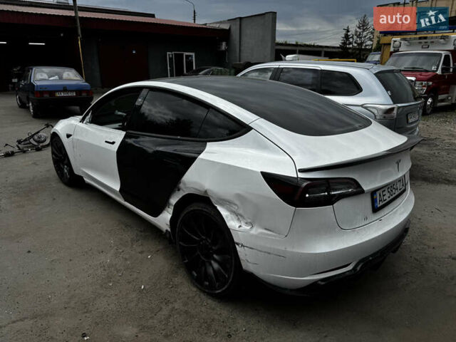 Белый Тесла Модель 3, объемом двигателя 0 л и пробегом 20 тыс. км за 14000 $, фото 3 на Automoto.ua