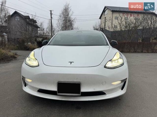 Белый Тесла Модель 3, объемом двигателя 0 л и пробегом 111 тыс. км за 16000 $, фото 4 на Automoto.ua