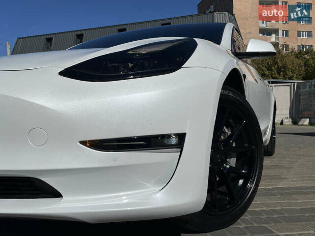 Белый Тесла Модель 3, объемом двигателя 0 л и пробегом 39 тыс. км за 23800 $, фото 2 на Automoto.ua