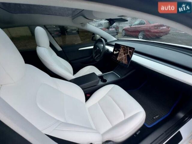 Білий Тесла Модель 3, об'ємом двигуна 0 л та пробігом 84 тис. км за 18900 $, фото 1 на Automoto.ua