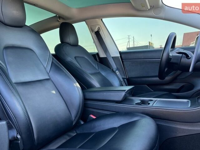 Белый Тесла Модель 3, объемом двигателя 0 л и пробегом 88 тыс. км за 19500 $, фото 18 на Automoto.ua