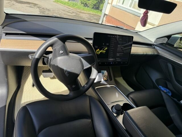 Білий Тесла Модель 3, об'ємом двигуна 0 л та пробігом 77 тис. км за 17800 $, фото 6 на Automoto.ua