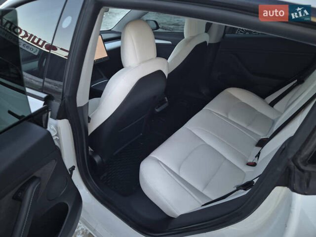 Белый Тесла Модель 3, объемом двигателя 0 л и пробегом 42 тыс. км за 19500 $, фото 13 на Automoto.ua