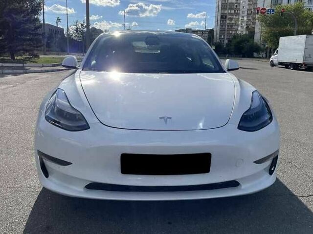 Белый Тесла Модель 3, объемом двигателя 0 л и пробегом 66 тыс. км за 13700 $, фото 1 на Automoto.ua