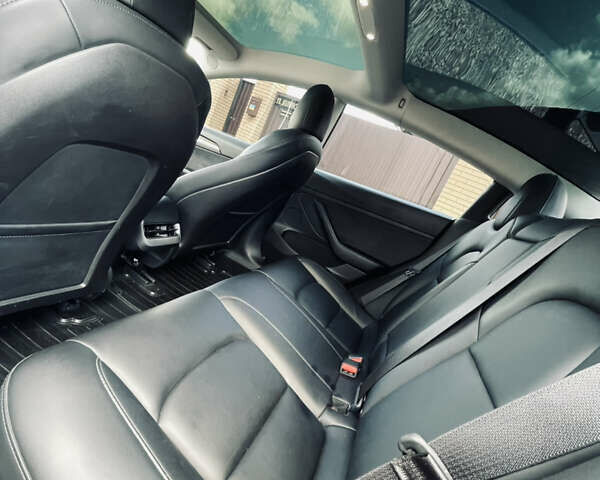 Белый Тесла Модель 3, объемом двигателя 0 л и пробегом 49 тыс. км за 20000 $, фото 7 на Automoto.ua