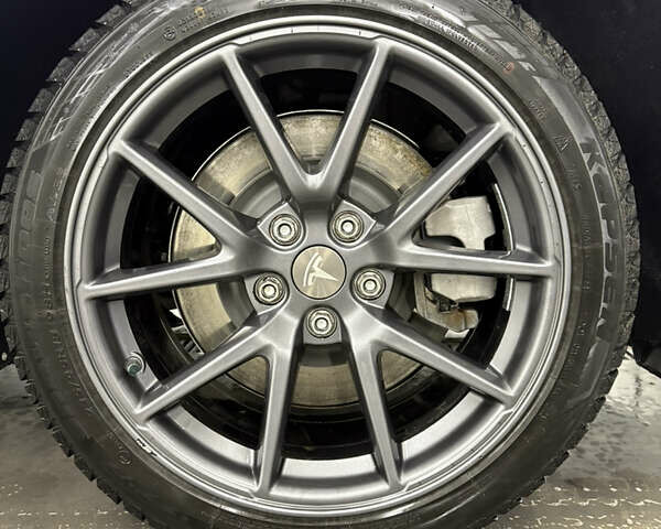 Білий Тесла Модель 3, об'ємом двигуна 0 л та пробігом 113 тис. км за 20200 $, фото 56 на Automoto.ua