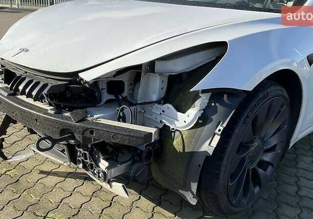 Белый Тесла Модель 3, объемом двигателя 0 л и пробегом 77 тыс. км за 16850 $, фото 4 на Automoto.ua