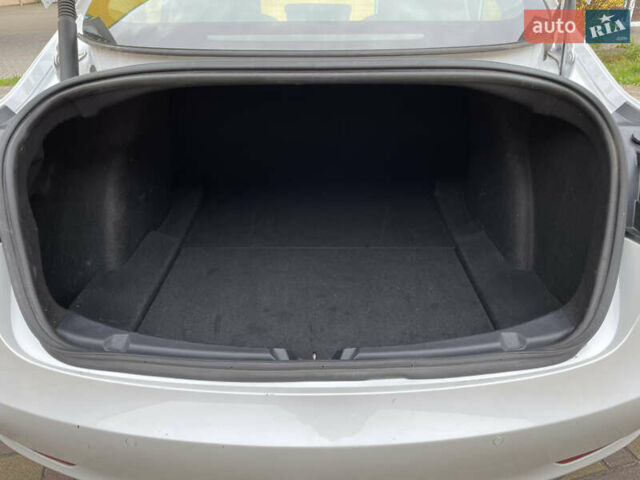 Белый Тесла Модель 3, объемом двигателя 0 л и пробегом 34 тыс. км за 18000 $, фото 68 на Automoto.ua