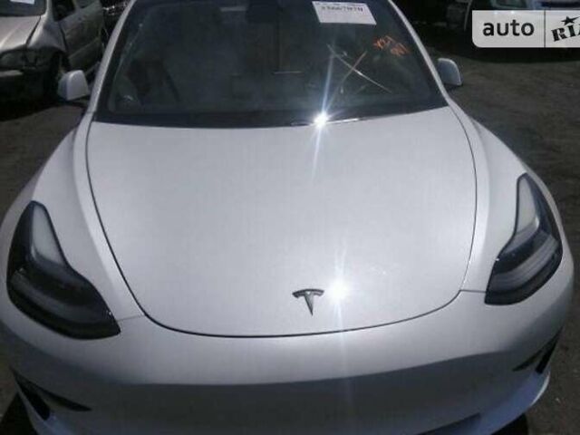 Белый Тесла Модель 3, объемом двигателя 0 л и пробегом 63 тыс. км за 25500 $, фото 28 на Automoto.ua